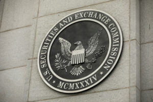 Hightimes, Adam Levin schikt met SEC over effectenfrauderegeling