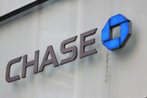 Banco britânico do JPMorgan, Chase, proíbe pagamentos vinculados a criptomoedas