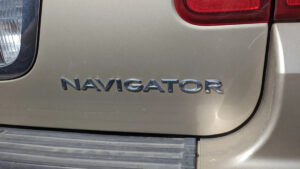 Gema del depósito de chatarra: Lincoln Navigator Ultimate 2004x4 4