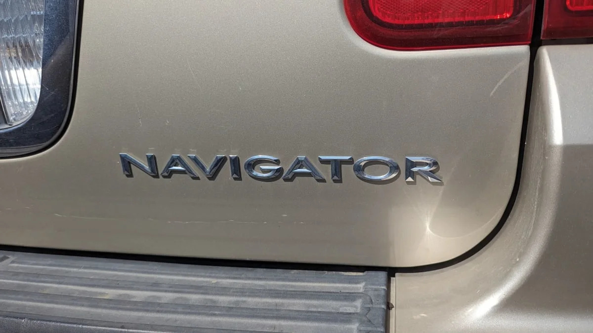 Klejnot złomowiska: Lincoln Navigator Ultimate 2004x4 z 4 r