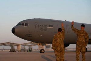 El petrolero KC-10 realiza su última misión de combate mientras se avecina su retiro