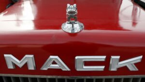 Mack Trucksin työntekijät saavat 19 prosentin korotuksen 5 vuoden aikana UAW-sopimuksessa - Autoblog
