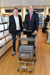 A müncheni repülőtér bemutatja az első intelligens poggyászkocsikat, amelyek frissített információkat biztosító tabletekkel vannak felszerelve