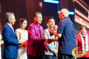 Čelada Onward je prejela štiri nagrade na "Travel in Beijing"
