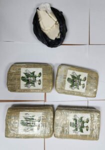 Полиция изъяла марихуану и кокаин - Связь с программой медицинской марихуаны