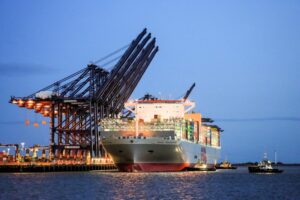 اكتمال تعميق ميناء Felixstowe - Logistics Business® Mag