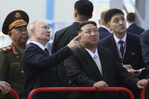 Rússia e Coreia do Norte ampliam parceria militar, diz Casa Branca