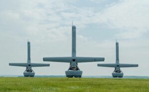 Shield AI revela tecnologia de enxame de drones V-Bat Teams, de olho no Replicator