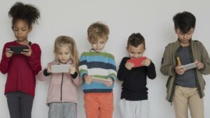 Starling Bank abolisce il canone mensile per l'app per la paghetta dei bambini