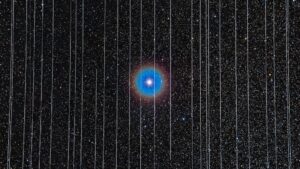Starlink-satellitter 'lækker' signaler, der forstyrrer vores mest følsomme radioteleskoper