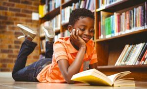 دراسة: الطلاب الذين يقرؤون المطبوعات يتعلمون أكثر من أولئك الذين يقرؤون الأجهزة اللوحية