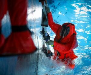 Η ομάδα Fisher αναλαμβάνει την ευθύνη για την εκπαιδευτική εγκατάσταση διάσωσης υποβρυχίων SMERAS του Βασιλικού Ναυτικού του Ηνωμένου Βασιλείου