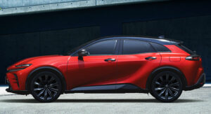 Toyota запускает в Японии совершенно новую модель Crown Sport