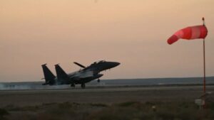 미 공군 F-15E 스트라이크 이글스, 가자 위기 속에서 요르단에 배치