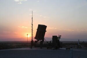 Die USA willigen ein, zwei Iron-Dome-Batterien nach Israel zu schicken