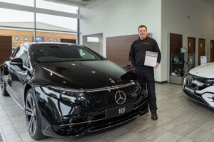 Vertu saúda primeiro especialista em tecnologia de alta tensão da Mercedes-Benz