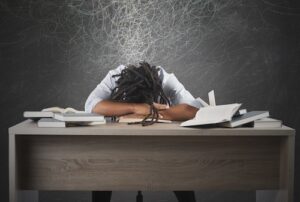 5 strateegiat õpetaja stressi vähendamiseks ja õppejõu säilitamise parandamiseks