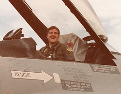 Tim Plaehn in the F-16 cockpit 1985.