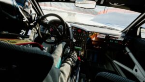 A maior atualização do Gran Turismo 7 já adiciona carros, pistas, modos e desafios