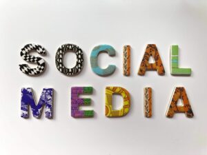 مدیران در رسانه های اجتماعی: ارزش رهبری اجتماعی
