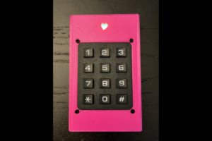 Ghid: construiți o telecomandă cu tastatură matrice WiFi #AdafruitPlayground #FeaturedNote @Adafruit
