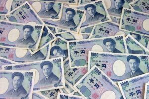Jaapani jeen tugevneb USA dollari suhtes veelgi seoses BoJ-Fedi lahknevate poliitiliste ootustega