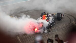 马克斯·维斯塔潘 (Max Verstappen) 在 F19 阿布扎比大奖赛上取得第 1 场胜利，刷新纪录 - Autoblog