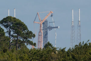 Миссия частных астронавтов, вероятно, первой будет использовать новую башню доступа экипажа SpaceX