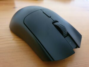 Recenzie Razer Viper V3 HyperSpeed: Un mouse pentru esports rapid, fără pretenții
