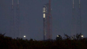 SpaceX skjuter upp Falcon 9-raketen från Cape Canaveral med 23 Starlink-satelliter