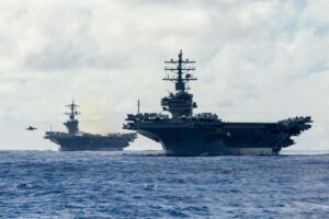 Marynarka wojenna Stanów Zjednoczonych i Japonii organizuje spotkanie lotniskowców na zachodnim Pacyfiku