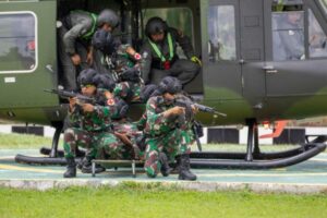 Kjer indonezijski predsedniški kandidati stojijo na nacionalni obrambi