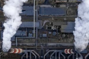 Bir Enerji Krizi Yaşarken, Emisyonlar için Görünürde Zirve Yok