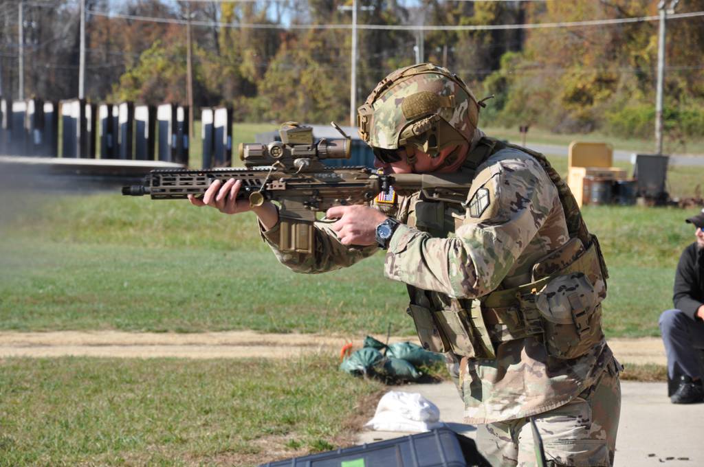 У 2024 році армія отримає нову гвинтівку, кулемет і оптику