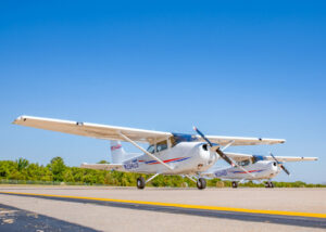 Ampliación de la Escuela de Vuelo ATP: la adquisición de 40 nuevos aviones Cessna Skyhawk acelera la capacidad de formación