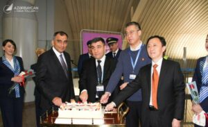 Azerbaijan Airlines avaa maaliskuussa Bakun ja Lontoon välisen Gatwickin lentoja Pekingiin