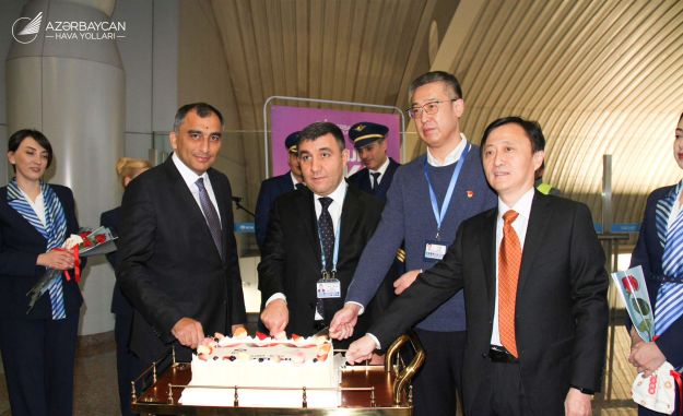 Azerbaijan Airlines lanserer Baku – London Gatwick-tjenesten i mars, lanserer Beijing-flyvninger