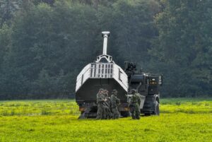 Babcock, Rheinmetall UK join BAE push for British Army’s howitzer