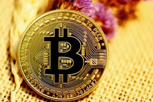La société minière Bitcoin AntPool offre un remboursement pour des frais de transfert record de 3 millions de dollars