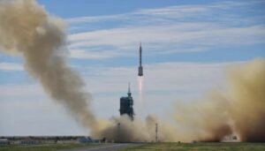 Hiina saatis kolmandat korda välja salapärase korduvkasutatava kosmoselennuki