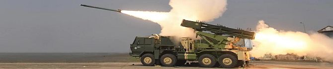 Forsvarsministeriet godkender 2,800 crore Rs for 6,400 raketter til Pinaka våbensystem