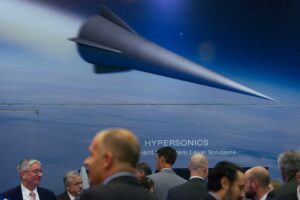 مسابقه درگ: تهدیدهای مافوق صوت به اندازه کافی برای دفاع موشکی ایالات متحده کند هستند