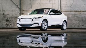 ยอดขาย EV ชะลอตัวในปีนี้ แต่สหรัฐฯ ยังคงซื้อตัวเลขดังกล่าว - Autoblog