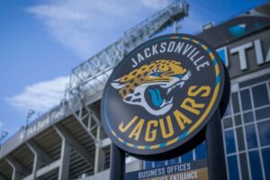 Ex-gerente financeiro da Jaguars acusado de roubar US$ 22 milhões