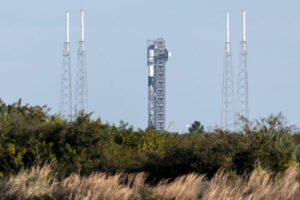 Falcon 9 koorib pärast Falcon Heavy viivitust
