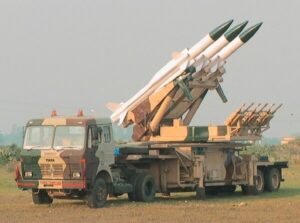 Intia esittelee parannettua Akash-asejärjestelmän kykyä