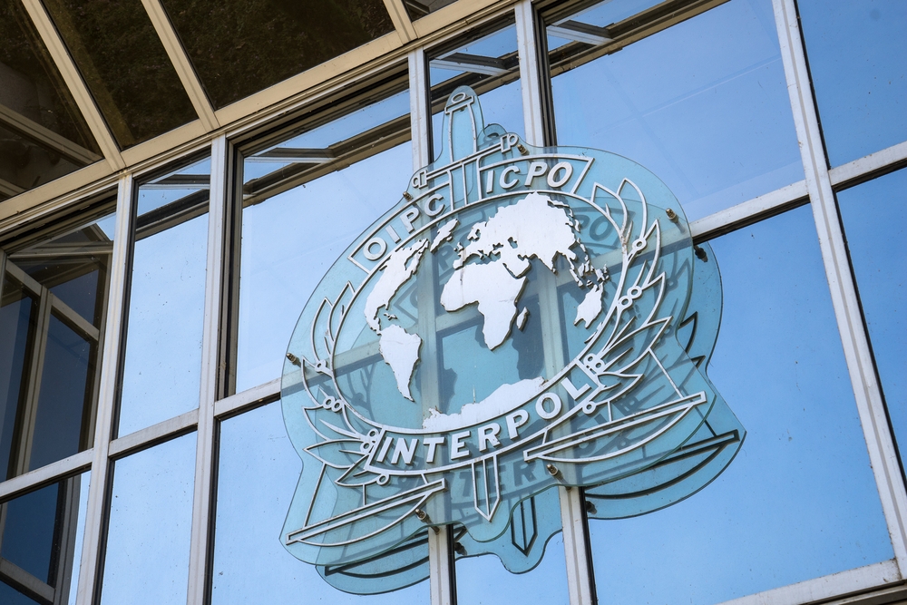 Interpol aresztuje przemytnika dzięki nowej bazie danych dotyczącej badań biometrycznych