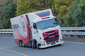 ایسوزو و هوندا امروز آزمایش نمایشی کامیون های سنگین با سلول سوختی را در جاده های عمومی ژاپن آغاز کردند.