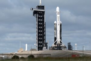 Live coverage: SpaceX takes second swing at launching Falcon Heavy rocket, X-37B military spaceplane