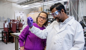 Nanotechnology Now - 보도 자료: 지금까지 만들어진 물질 중 가장 내열성이 높은 물질 찾기: UVA Engineering, 고온 소재 발전을 위해 DOD MURI 상 획득